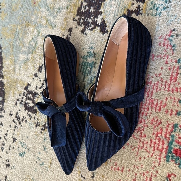 Sundance Valeria Blue Velvet Bow Point Toe Flats; size 37 - Picture 4 of 5